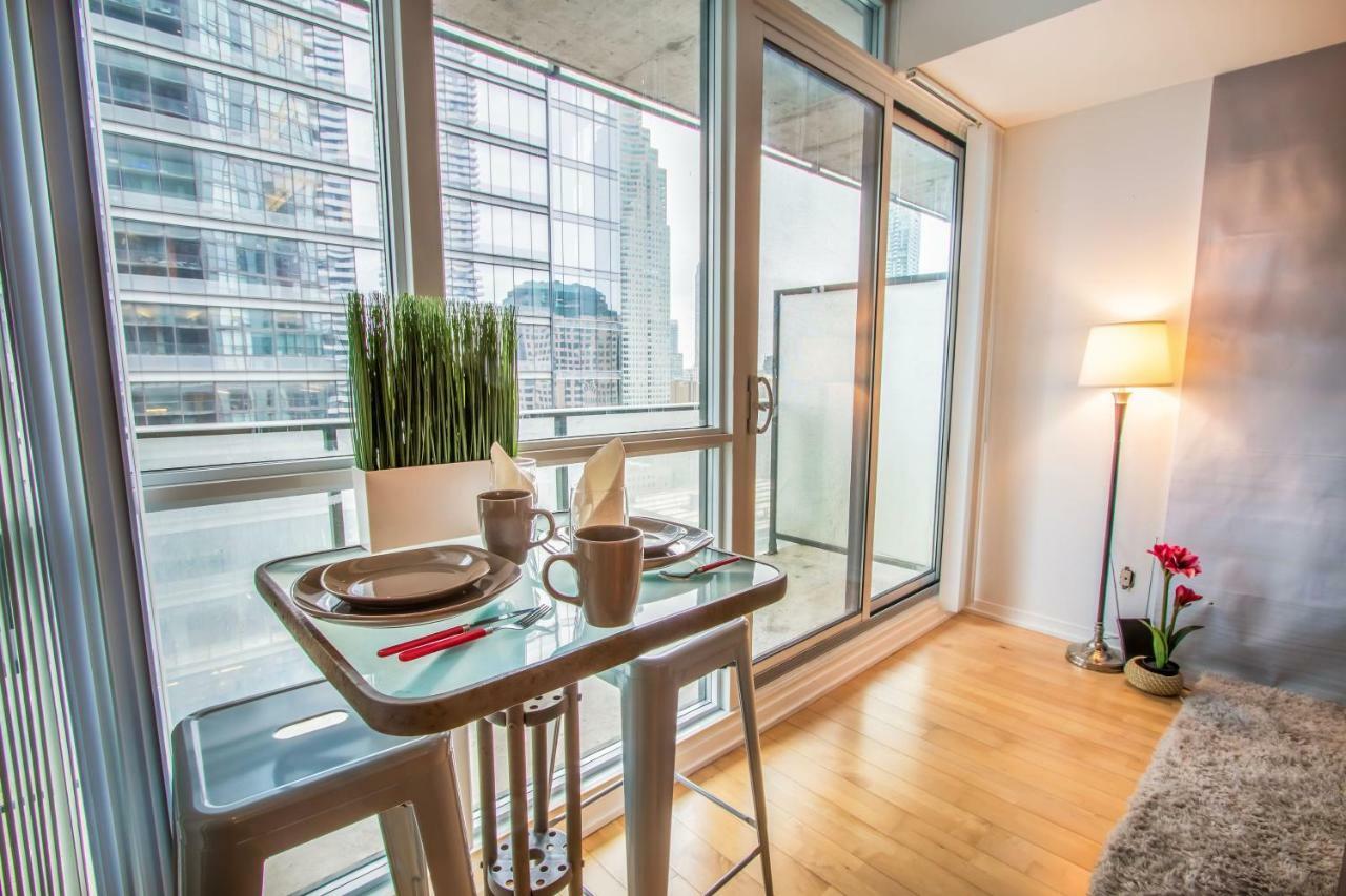 טורונטו Micasa Suites - Stylish Condo In Maple Leaf Square מראה חיצוני תמונה