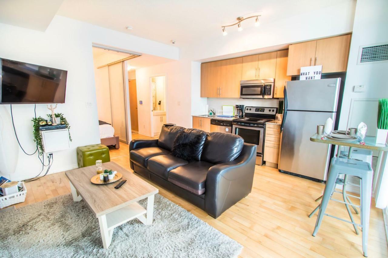 טורונטו Micasa Suites - Stylish Condo In Maple Leaf Square מראה חיצוני תמונה