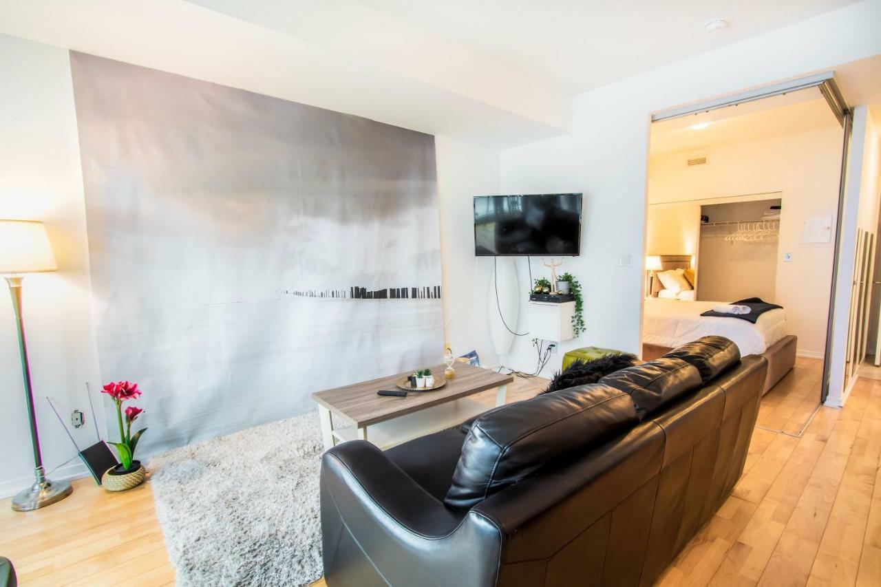 טורונטו Micasa Suites - Stylish Condo In Maple Leaf Square מראה חיצוני תמונה