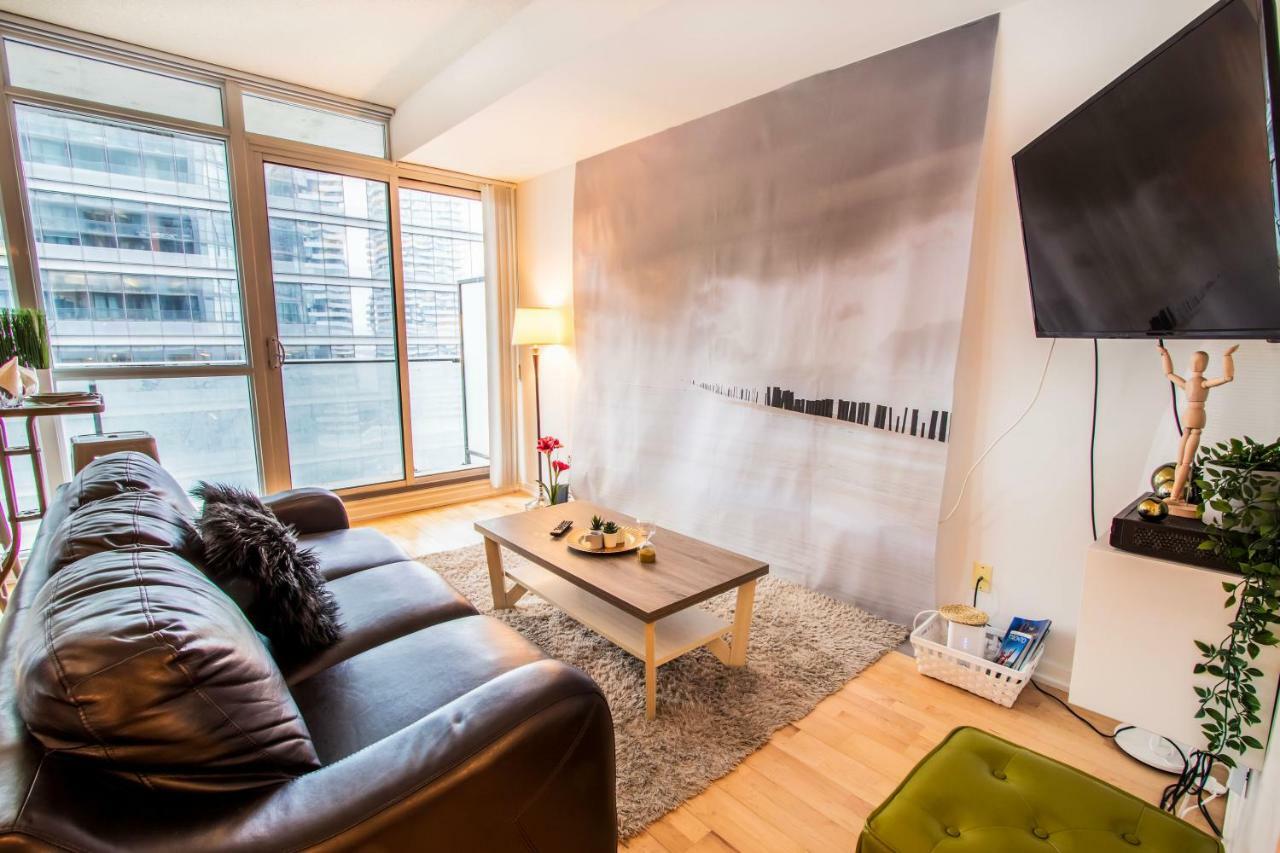 טורונטו Micasa Suites - Stylish Condo In Maple Leaf Square מראה חיצוני תמונה
